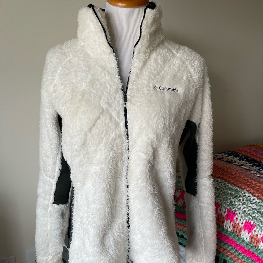 Columbia Women’s Cream and dark gray fleece jacket XL